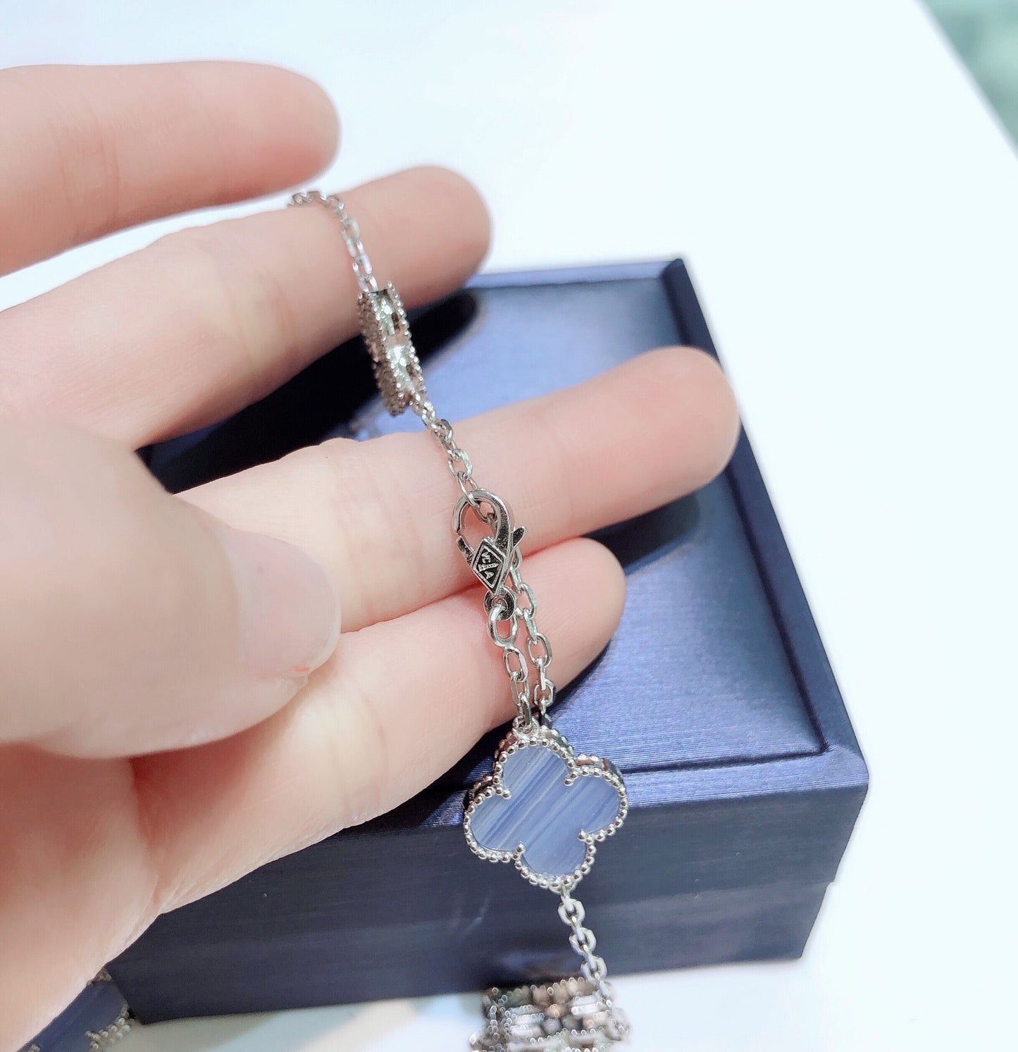 [Vicky]CLOVER 10 MOTIFS CHALCEDONY DIAMONDS SILVER NECKLACE